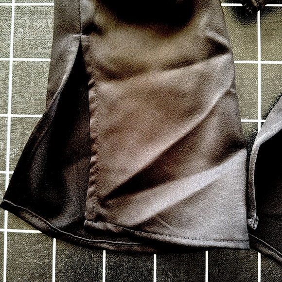 Never Worn — H&M Blouse - Picture 5 of 6